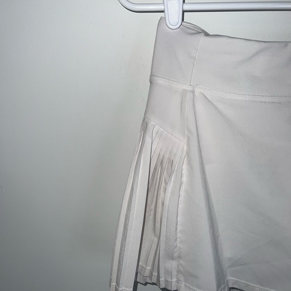 ATHLETA GIRL WHITE PLEATED BACK SKORT GIRLS XL - Picture 4 of 11